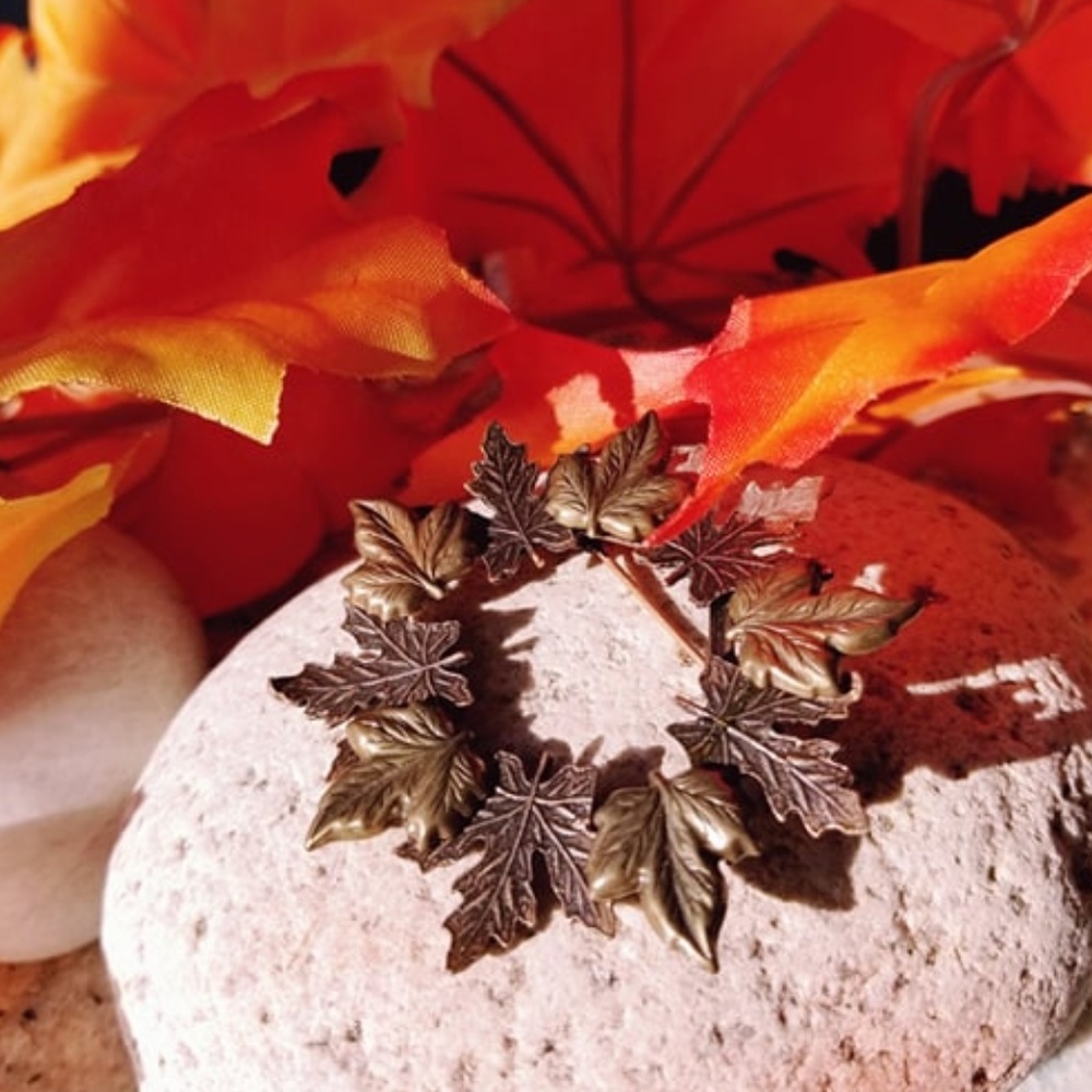 MapleLeaf BROOCH Pin ~ An Enduring LOVE Gift